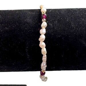Freshwater Seed Pearl & Garnet Gemstone Beaded Bracelet W/ Gold Accents 7.5"